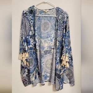 Umgee Boho Blue and Cream Patterned Kimono Cardigan Size Medium Layering Fringe